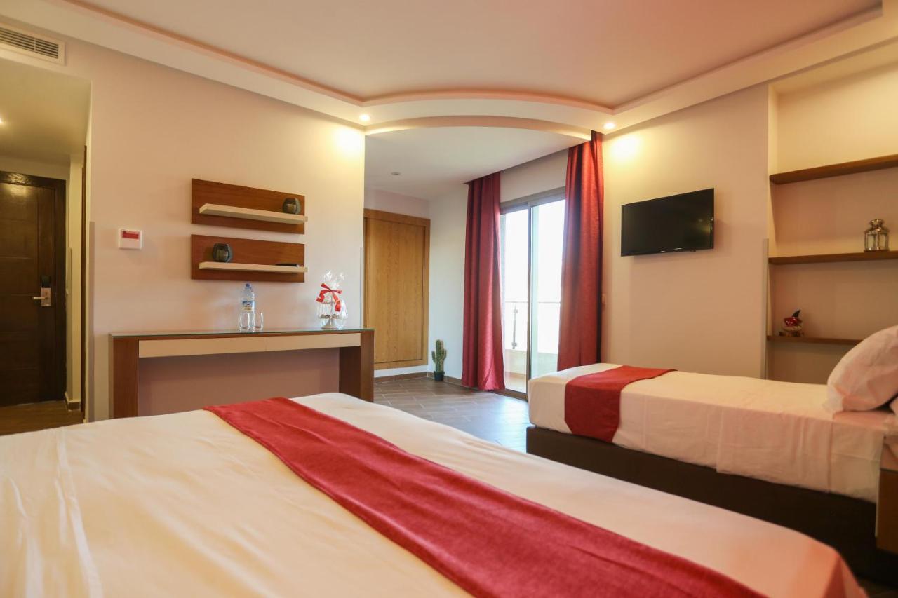 Hotel Makarim Tétouan Luaran gambar